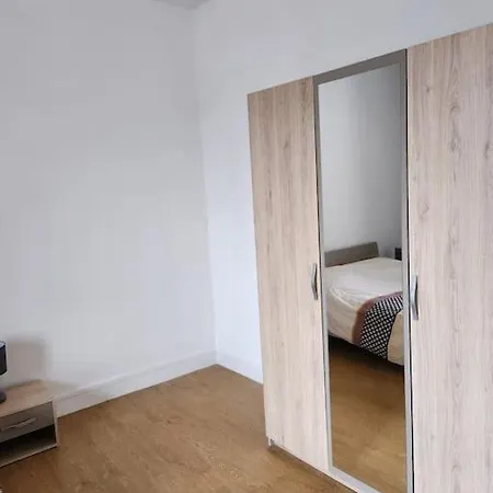 Apartment #2 - Partagee - Quartier Commercant *